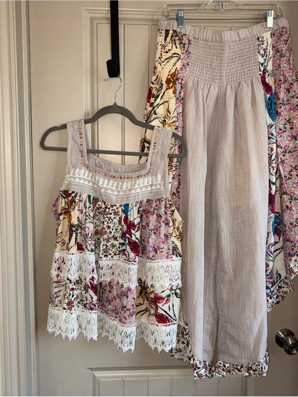 Women's Beige Floral Patchwork Tank Top & Pants Set